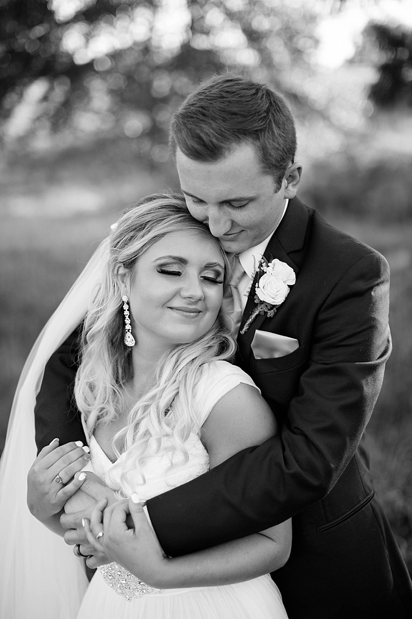 Jefferson City Wedding Photographer, Outdoor Wedding, Jessica Lauren Photography